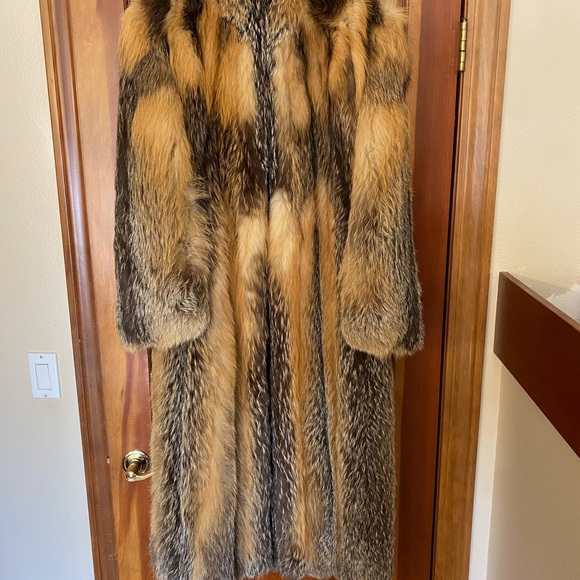 Vintage - Furs by Mannis in Beverly Hills - Full Length Canadian Cross Fox Fur - Picture 5 of 16